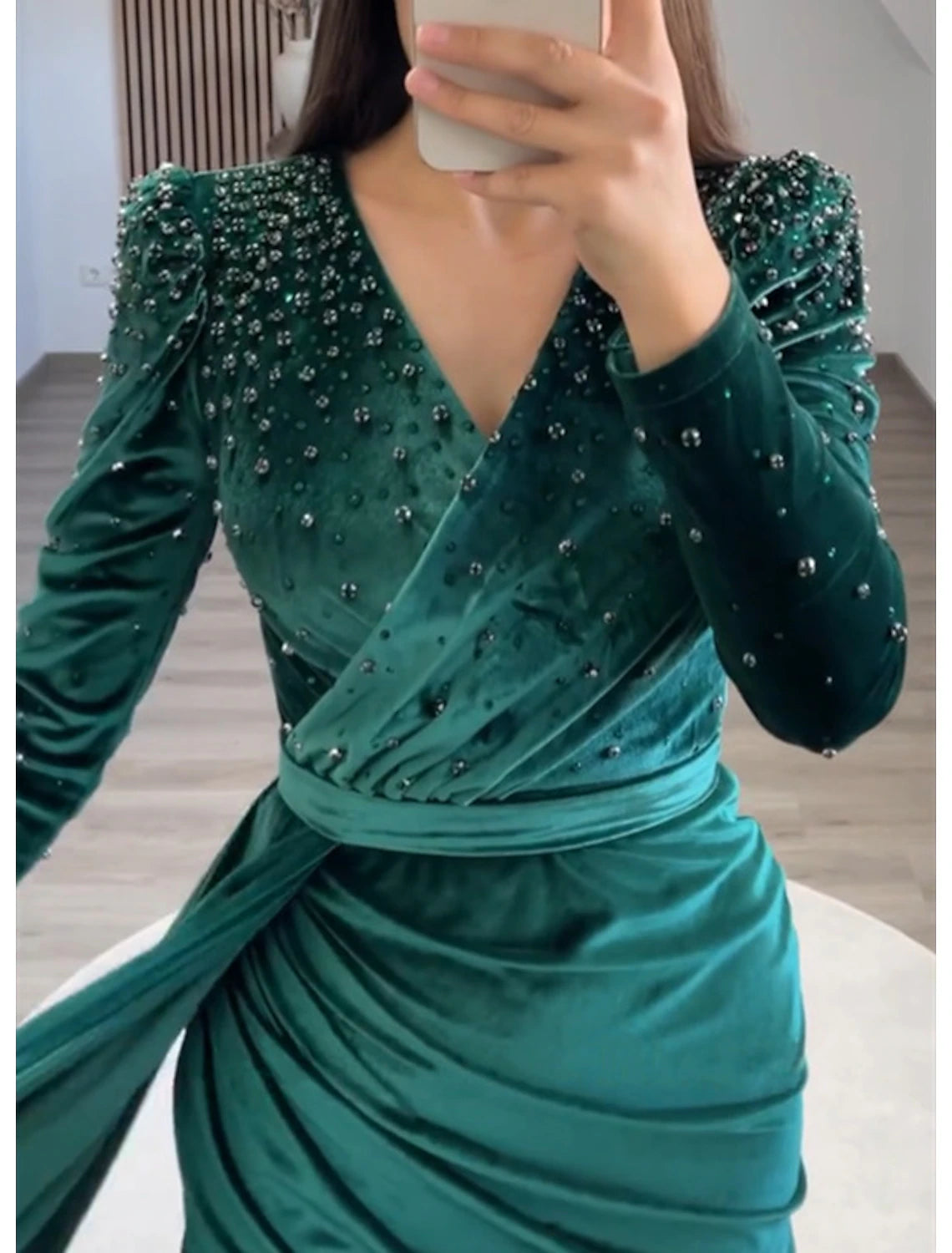 Meerjungfrau/Trompete Abendkleid, elegantes Kleid, formell, schwarze Krawatte, Gala, bodenlang, langärmelig, V-Ausschnitt, Herbst, Hochzeitsgast, Samt mit gerüschten Perlen