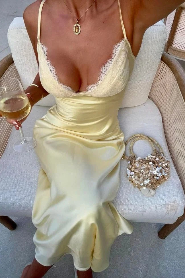 Luxury Butter Yellow Prom Dresses with Satin Fabric Lace Trim and Ruched Mermaid Skirt