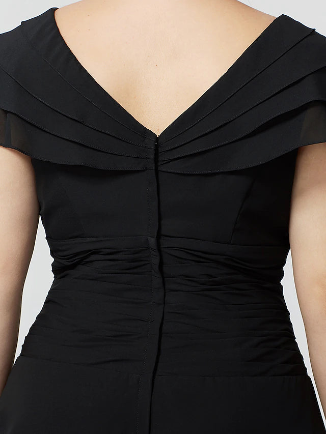 A-Line Mother of the Bride Dress Plus Size Elegant Sexy V Neck Knee Length Chiffon Short Sleeve No with Beading Tiered