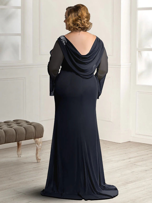 Sheath / Column Mother of the Bride Dress Plus Size Elegant Jewel Neck Sweep / Brush Train Chiffon Long Sleeve with Ruched Crystal Brooch