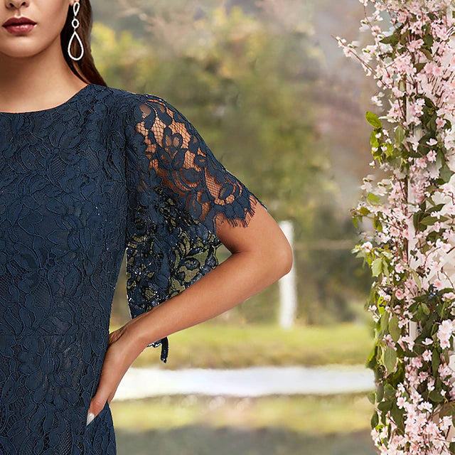 Sheath / Column Mother of the Bride Dress Wedding Guest Elegant Jewel Neck Tea Length Lace Short Sleeve with Solid Color
