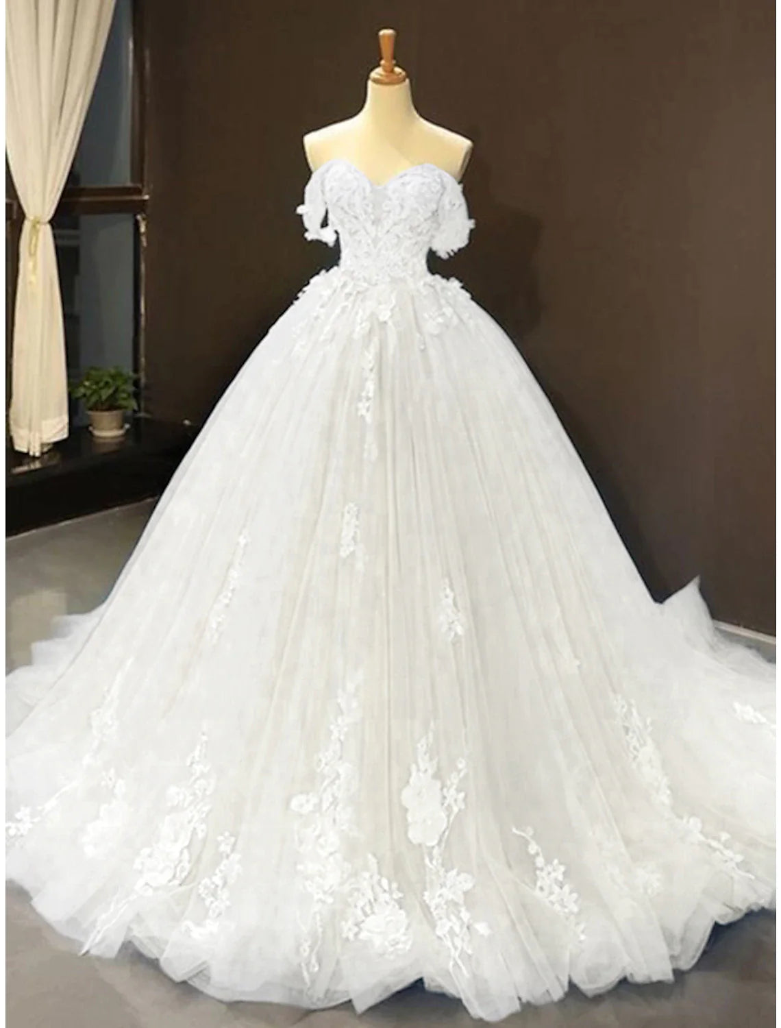 Ball Gown Prom Dresses Floral Dress Wedding Quinceanera Court Train Short Sleeve Sweetheart Lace with Pleats Appliques