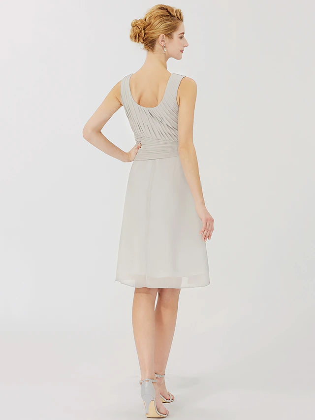 Sheath / Column Mother of the Bride Dress Formal Classic & Timeless Elegant & Luxurious Convertible Dress Jewel Neck Knee Length Chiffon 3/4 Length Sleeve with Criss Cross Crystal Brooch