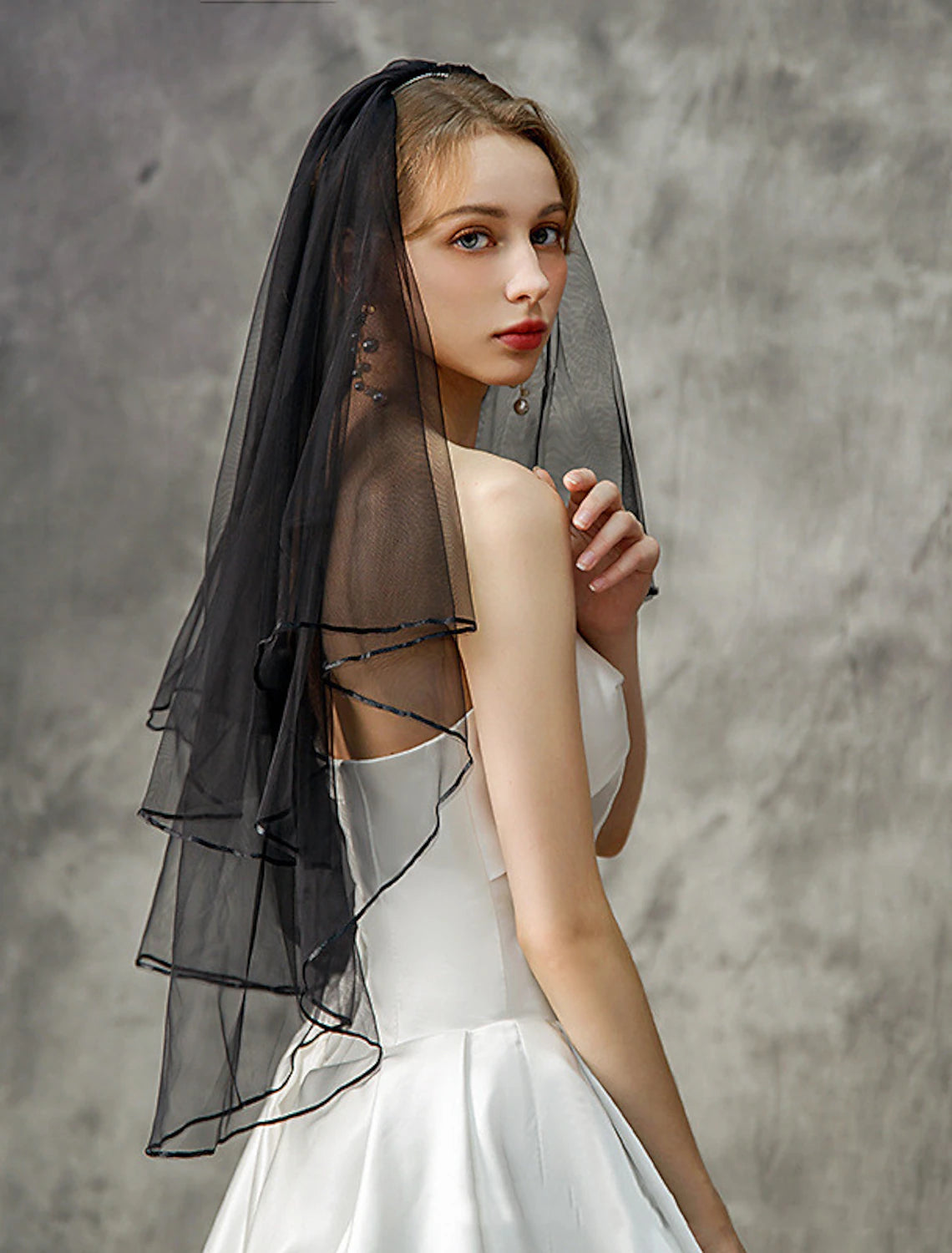 Two-tier / Classic & Timeless Wedding Veil Elbow Veils with Flower Comb / Pure Color Tulle