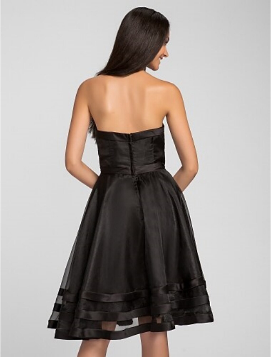 A-Linie, trägerlos, knielang, Organza-Brautjungfernkleid mit Faltenrüschen