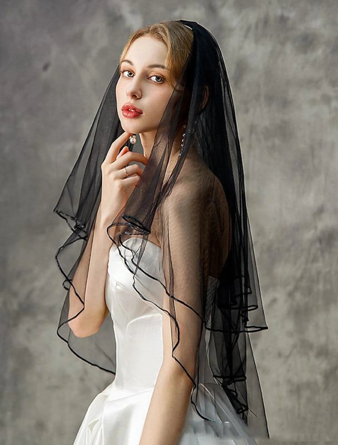 Two-tier / European Style Wedding Veil Elbow Veils with Tier / Pure Color Tulle