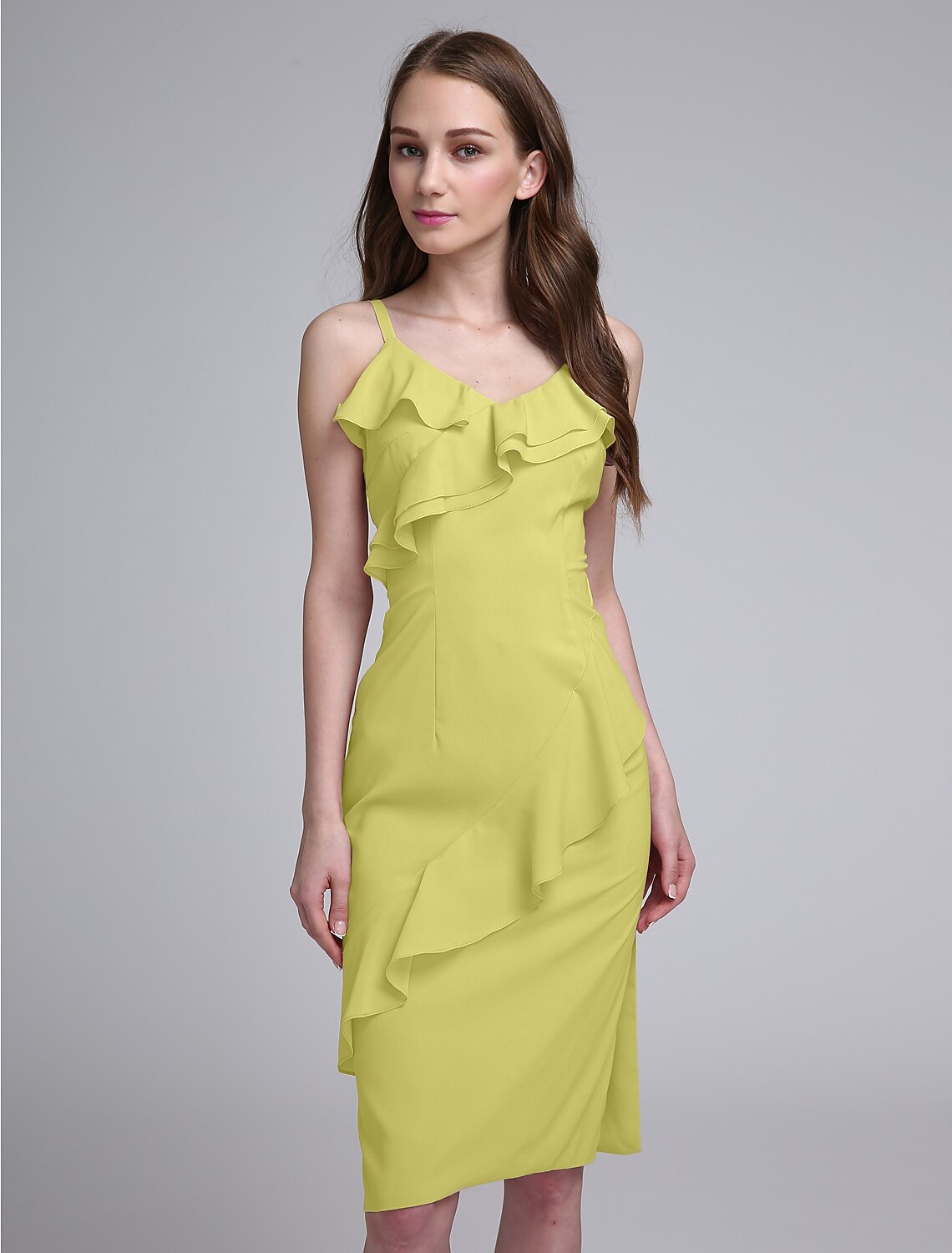 Etui-/Säulen-Brautjungfernkleid Spaghettiträger Ärmellos Elegant Knielang Chiffon mit Rüschen