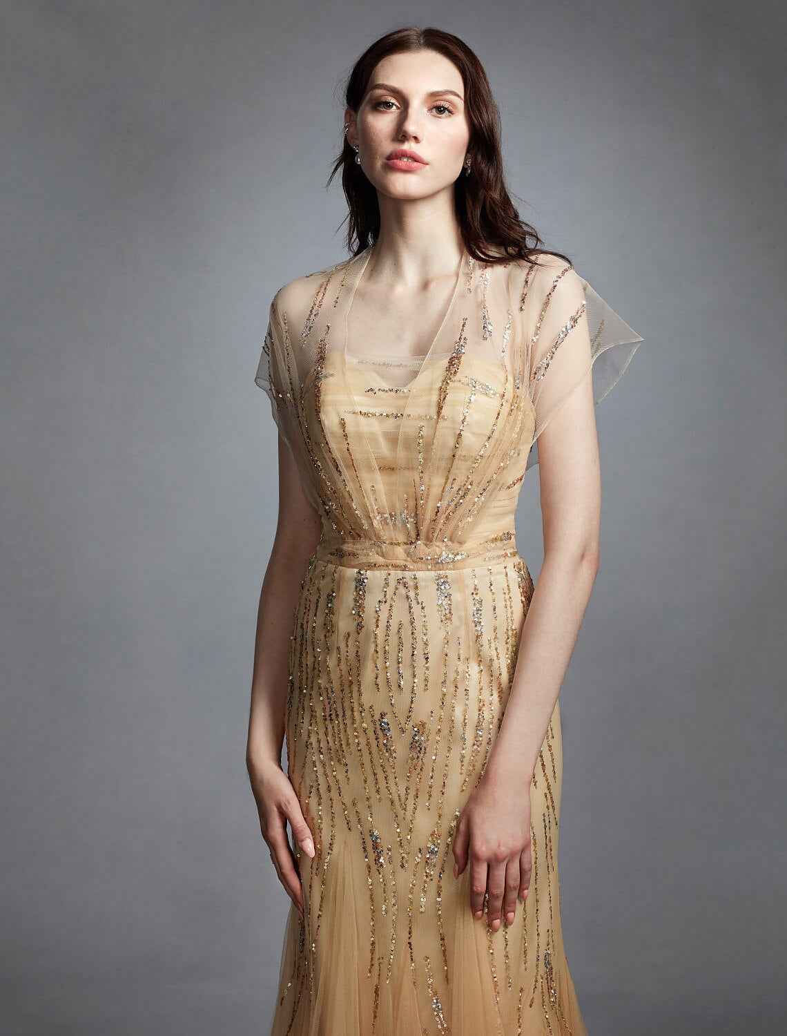 Etui-Linie V-Ausschnitt Sweep/Pinsel Schleppe Tüll Maßgefertigte Brautkleider mit Pailletten