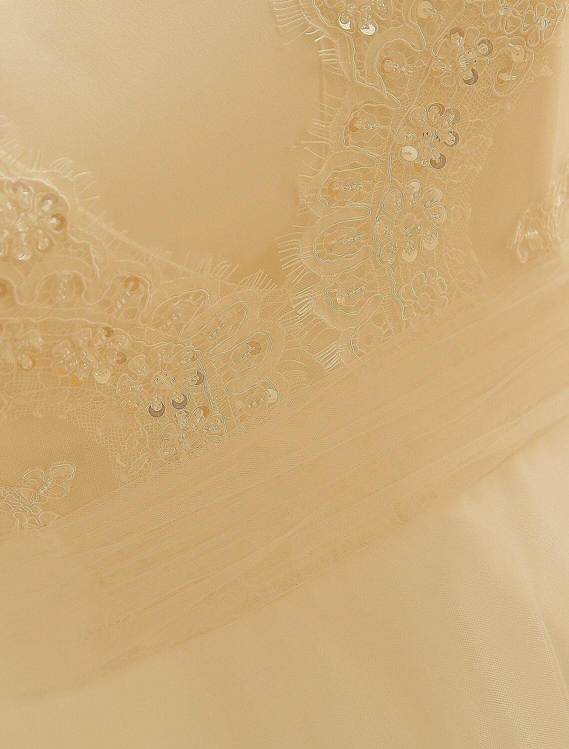 Hall Sparkle &amp; Shine Brautkleider A-Linie Illusion Neck Langarm Hofschleppe Satin Brautkleider mit Knöpfen gerüscht