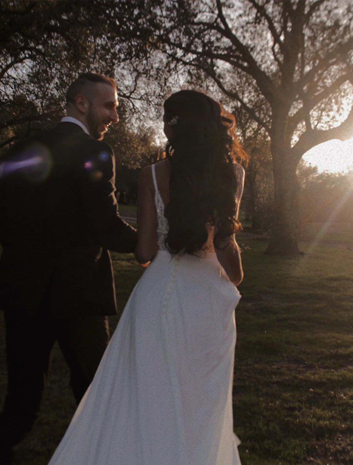 Beach Open Back Boho Wedding Dresses Chapel Train A-Line Spaghetti Strap V Neck Chiffon With Appliques Solid Color