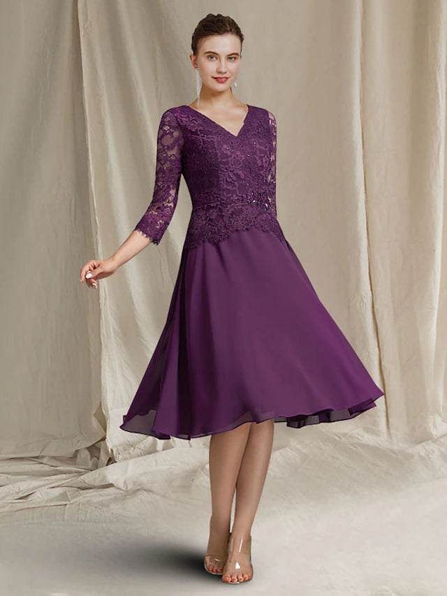 A-Line Mother of the Bride Dress Plus Size Elegant V Neck Knee Length Chiffon Lace Short Sleeve with Appliques Solid Color