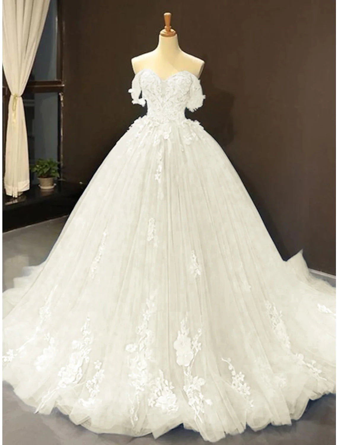 Ball Gown Prom Dresses Floral Dress Wedding Quinceanera Court Train Short Sleeve Sweetheart Lace with Pleats Appliques
