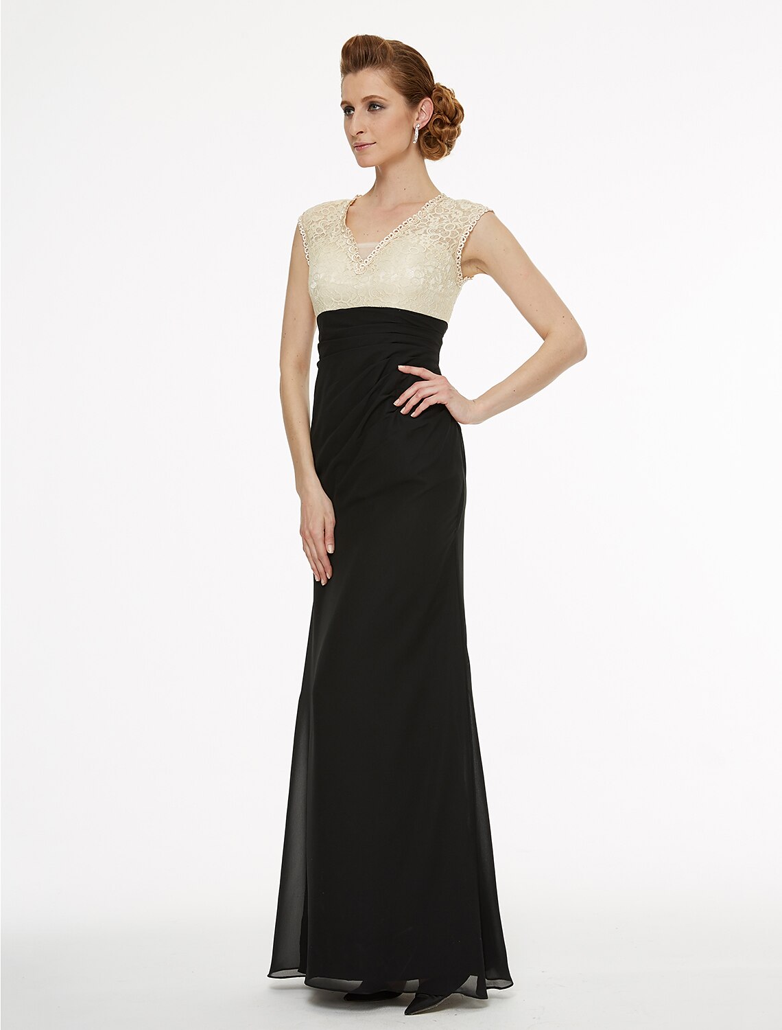 Sheath / Column V Neck Floor Length Chiffon / Lace Mother of the Bride Dress with Lace