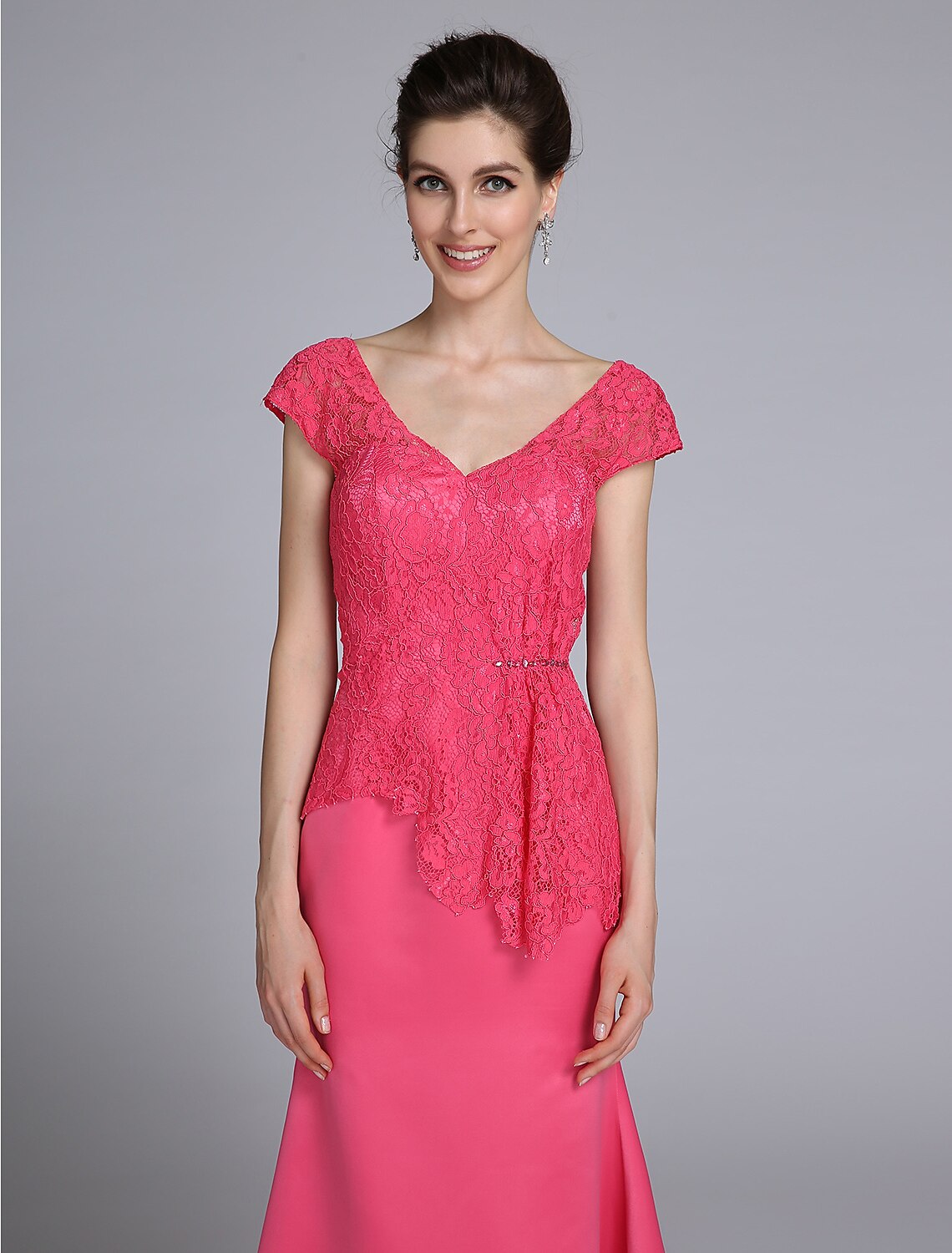 Meerjungfrau/Trompete Kleid für die Brautmutter Elegant V-Ausschnitt Sweep/Pinsel Schleppe Satin Spitze Kurzarm Nein mit Spitze