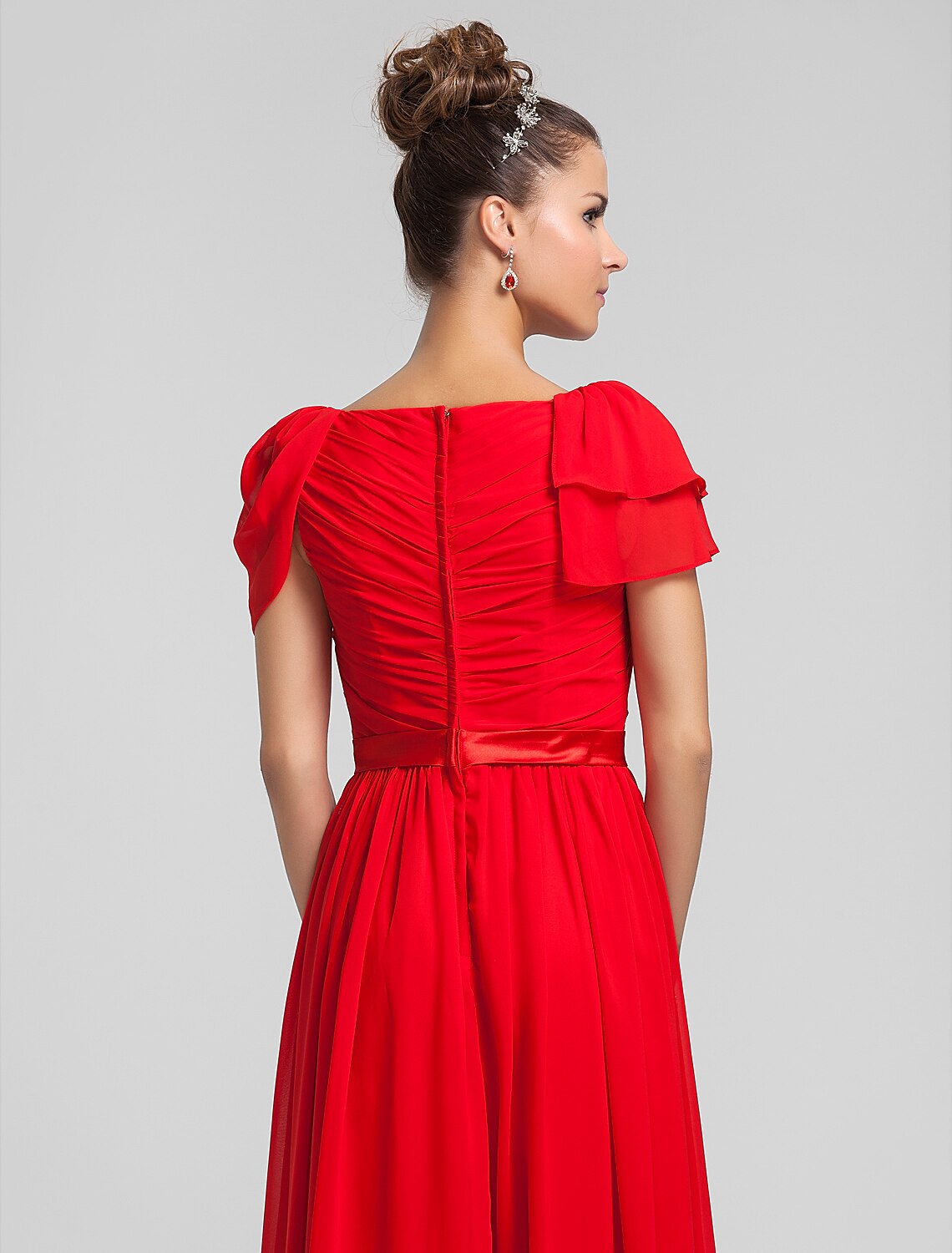 Etui-/Säulen-Brautjungfernkleid aus Chiffon mit quadratischem Ausschnitt und bodenlanger Seitendrapierung