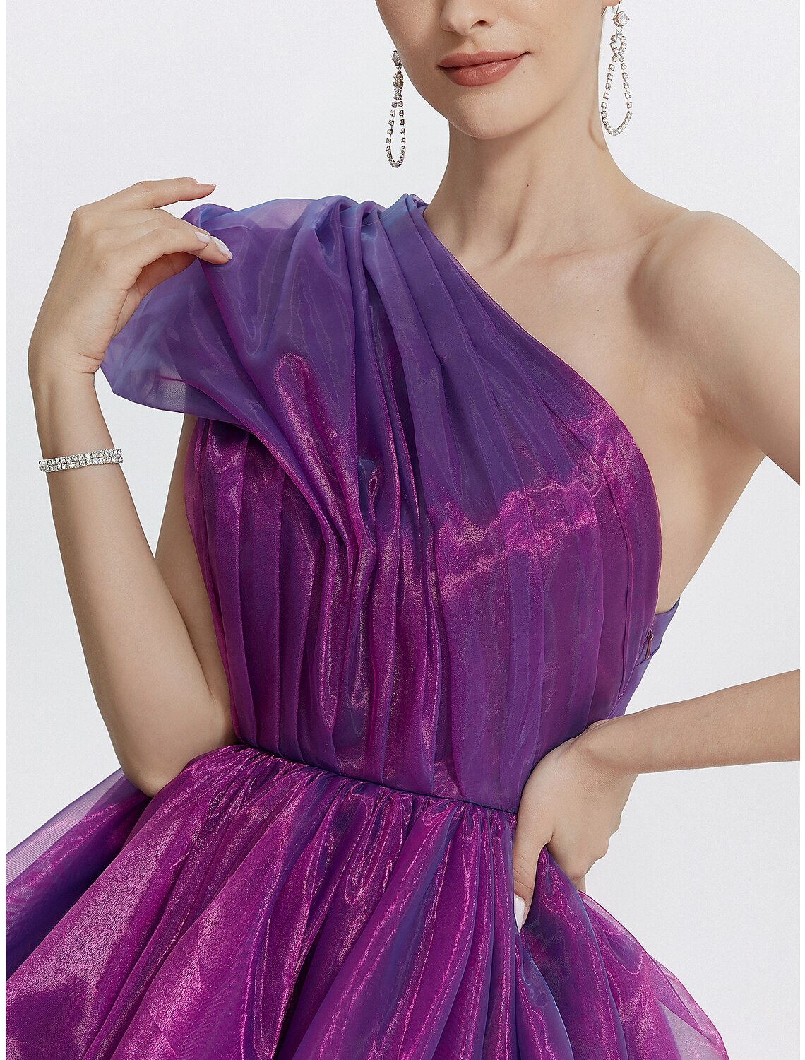 Etuikleid/Säulenkleid, elegantes Abendkleid, formelles schwarzes Kleid, knielang, 3/4-Ärmel, quadratischer Ausschnitt, Stretchstoff mit Federn