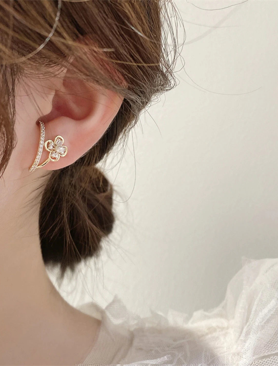 Women's Zircon Stud Earrings Jewelry Classic Precious Flower Shape Cute Stylish Earrings Jewelry Gold For Gift Festival 1 Pair