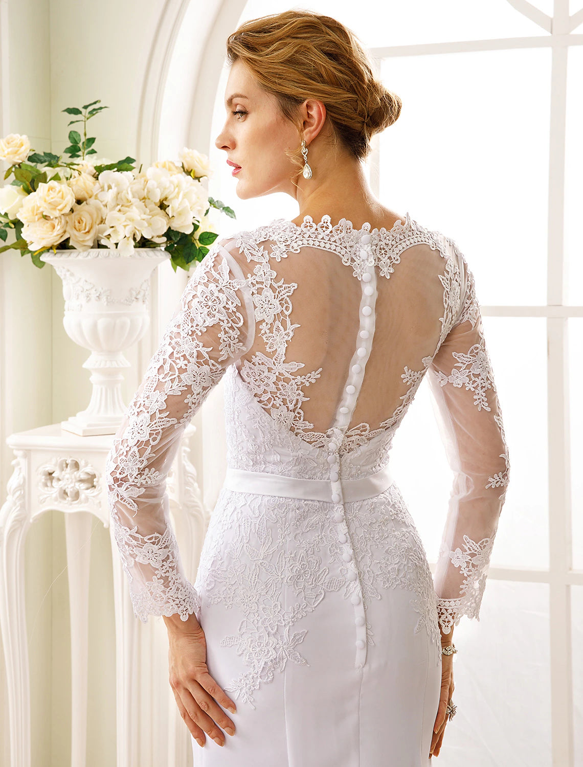 Verlobungs-Brautkleider mit offenem Rücken, Trompeten-/Meerjungfrauen-Ausschnitt, Illusionsausschnitt, lange Ärmel, Hofschleppe, Chiffon-Brautkleider mit Schärpe/Band-Applikationen