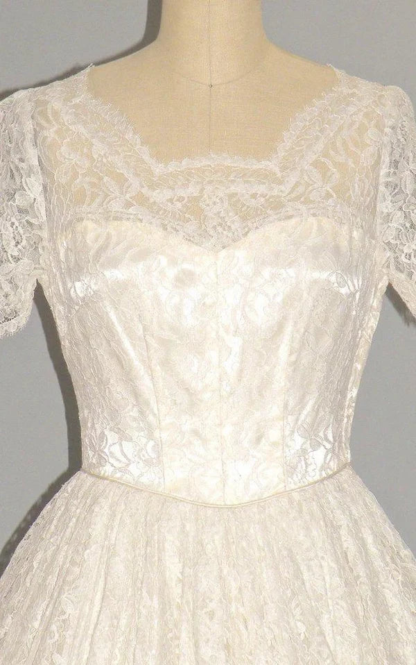 Neckline Short Sleeve Tulle and Lace Wedding Dress