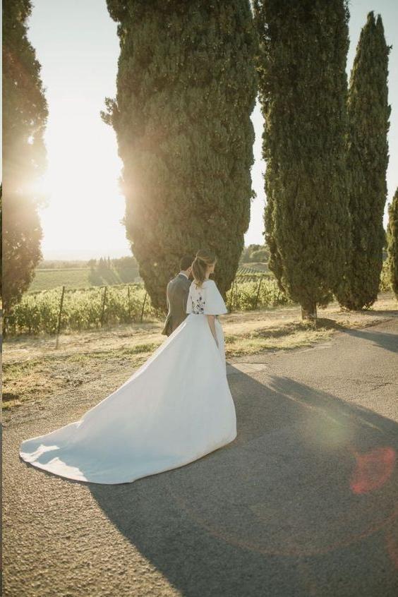 Embroidery Romantic Half Sleeve Bridal Gown Wedding Dresses