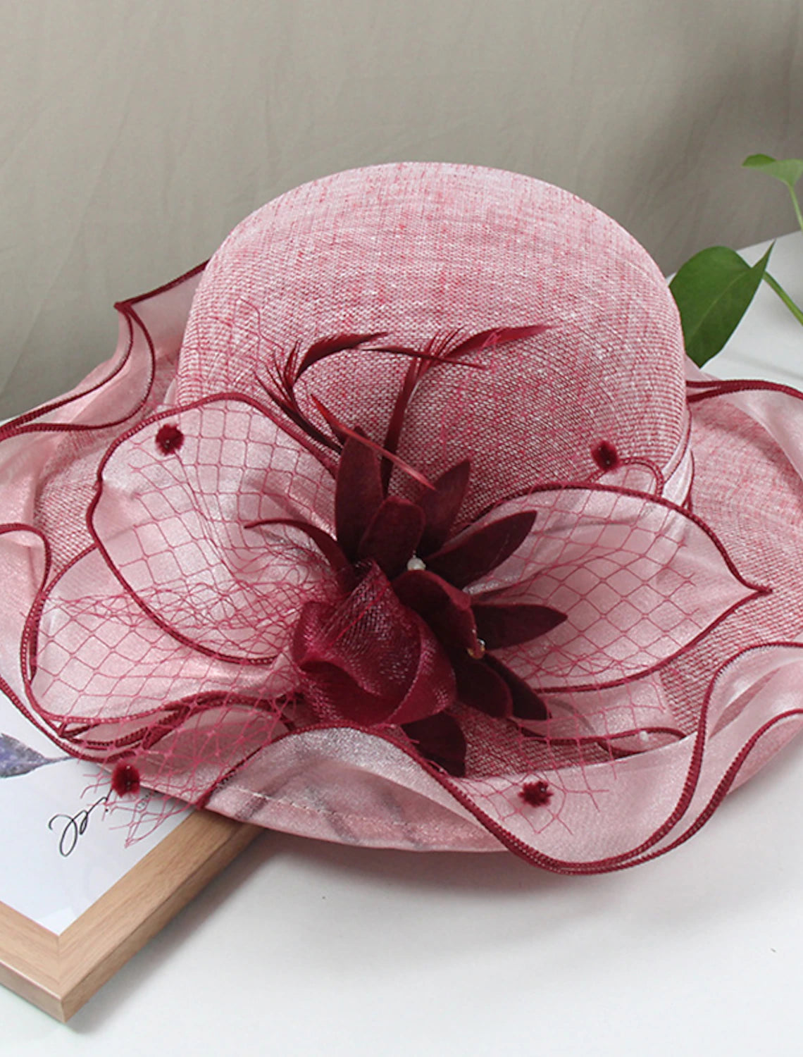 Hats Headwear Straw Hats Tulle Linen / Polyester Blend Bucket Hat Straw Hat Sun Hat Casual Holiday Kentucky Derby Melbourne Cup Vintage Style Elegant With Feather Appliques Headpiece Headwear