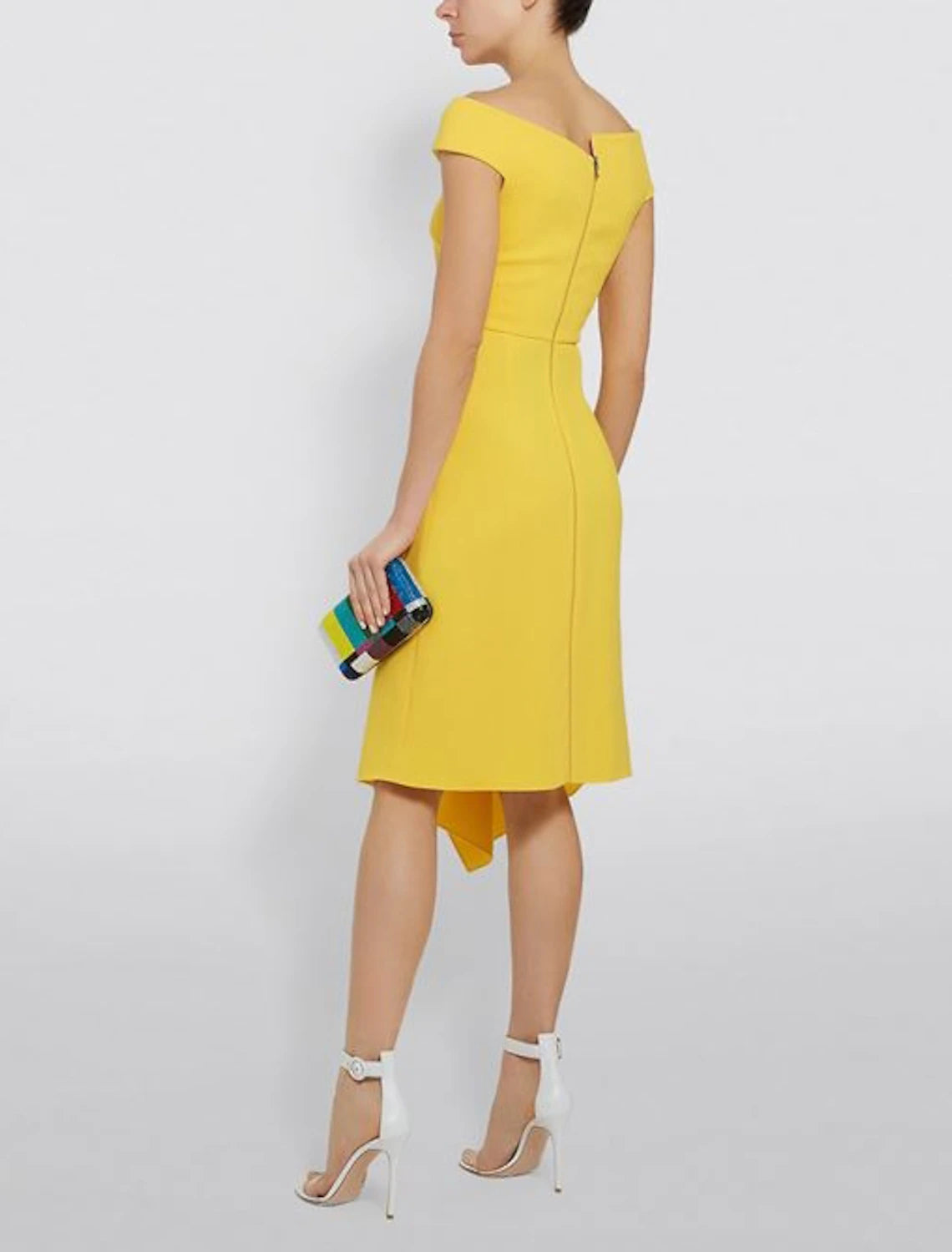 Etuikleid/Säule Elegantes Festliches Cocktailpartykleid U-Boot-Ausschnitt Kurzarm Knielang Satin