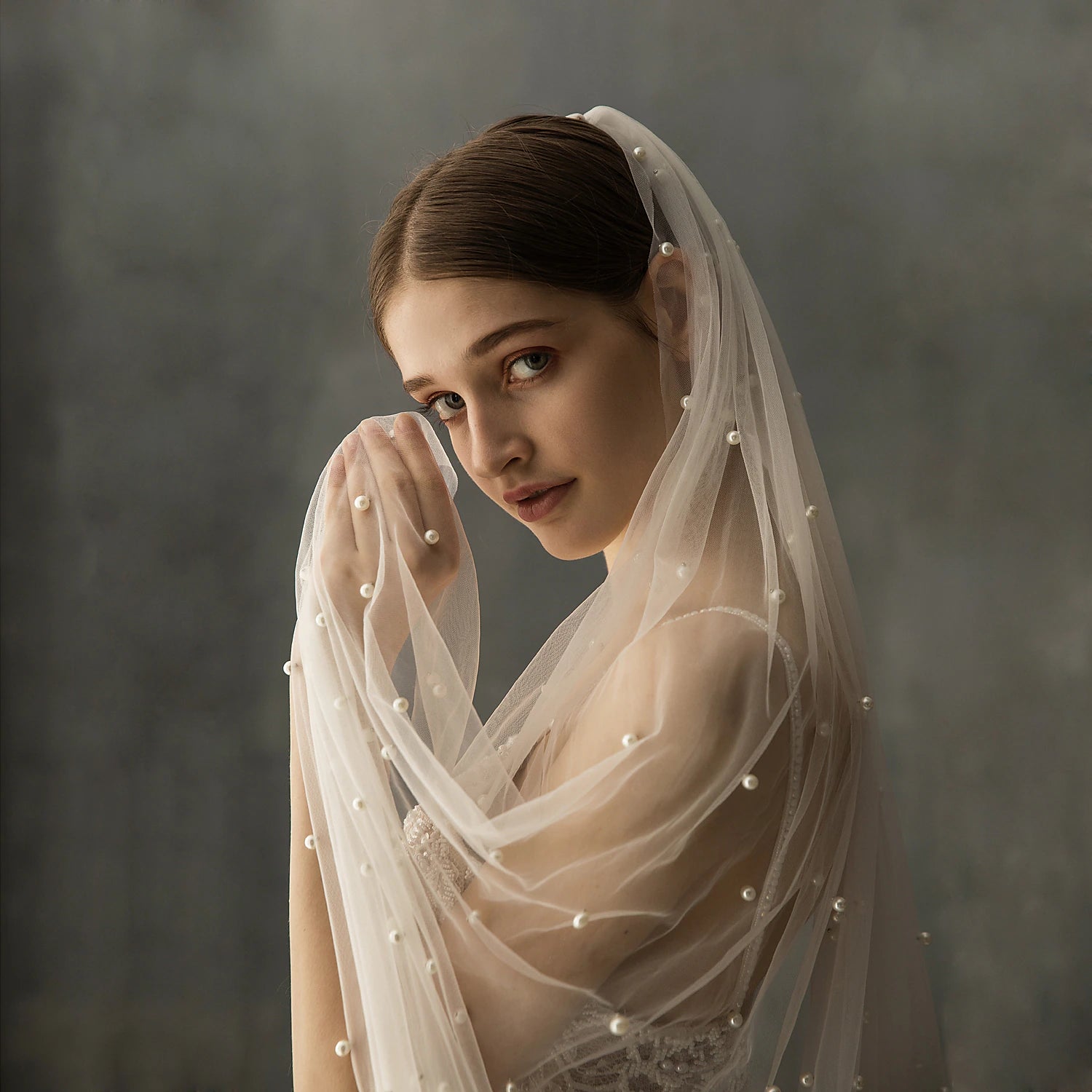 One-tier & Luxurious Wedding Veil Cathedral Veils with Faux Pearl 78.74 in (200cm) Tulle / Angel cut / Waterfall