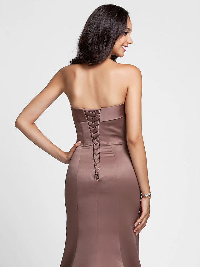 Meerjungfrau/Trompete Brautjungfernkleid, trägerlos, ärmellos, mit Schnürung, bodenlang, Satin mit seitlicher Drapierung