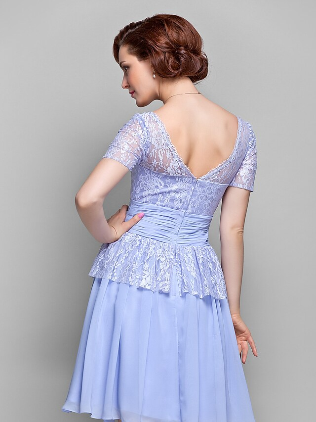 A-Line Mother of the Bride Dress Square Neck Knee Length Chiffon Lace Short Sleeve with Lace Bow(s) Ruched