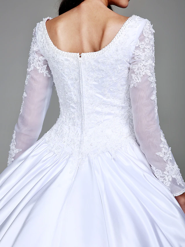 Ball Gown Wedding Dresses Scoop Neck  Satin Long Sleeve Simple Vintage See-Through with Beading Appliques