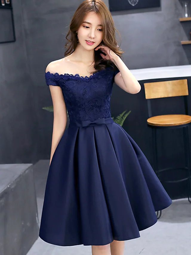 Elegant A-line off-shoulder floral lace short dress.