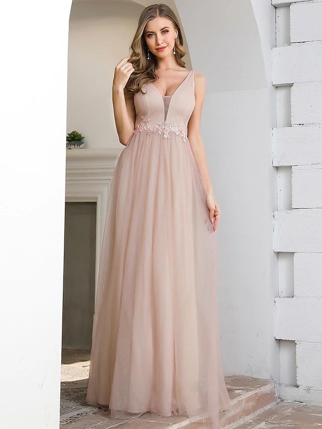 Elegant A-line plunging neck tulle bridesmaid dress with appliques.