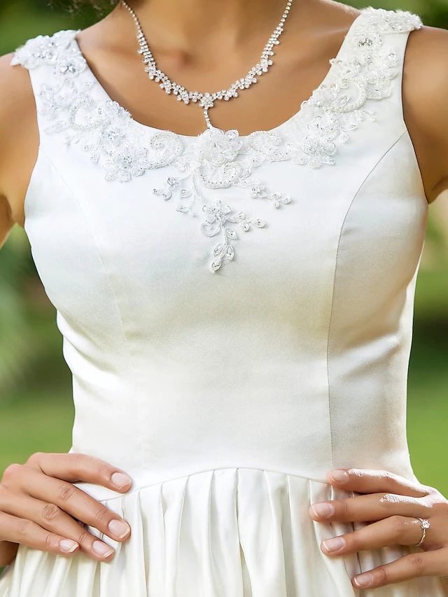 Another angle of the elegant A-Line wedding dress, perfect for a modern bride.