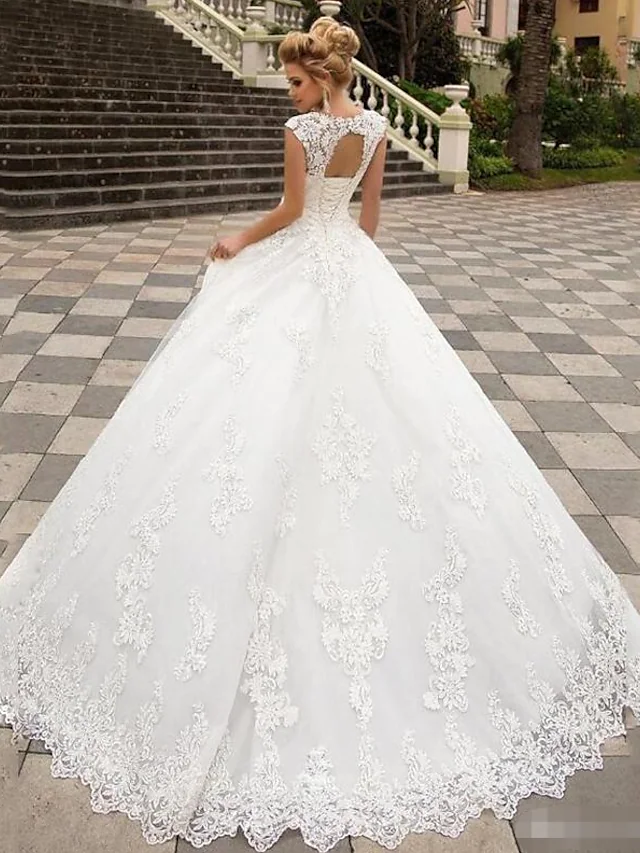Back view of A-Line V-neck lace tulle strapless country wedding dress.