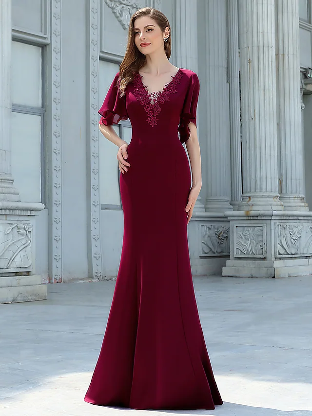 Elegant V-neck chiffon bridesmaid dress with appliques.