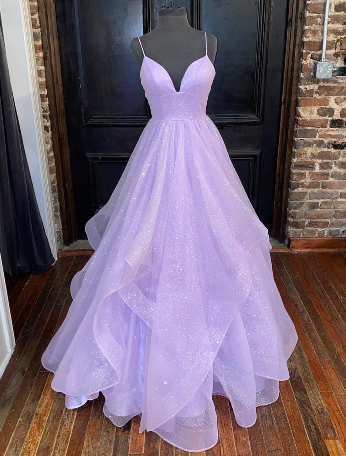 Side view of the elegant tulle prom dress with a sweetheart neckline.