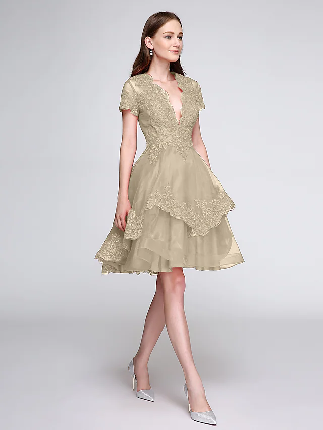 Ball Gown Elegant Cute Cocktail Party Prom Dress Plunging Neck Short Sleeve Knee Length Organza Lace Over Tulle with Buttons Appliques